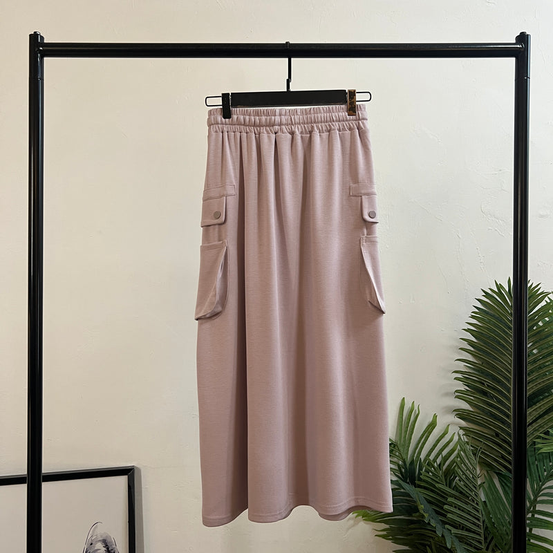 241209 - Two Pockets Skirt