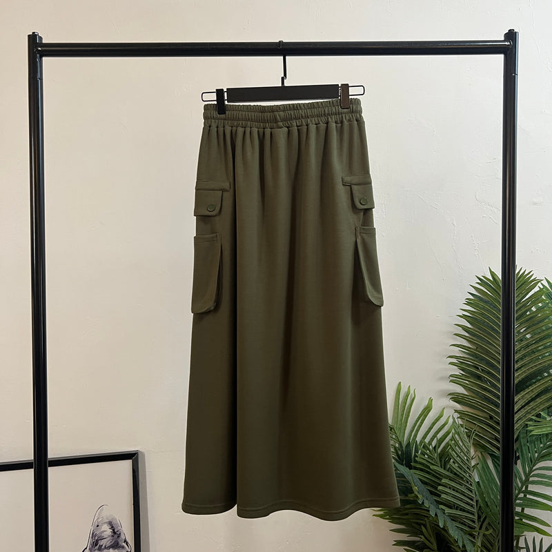 241223 - Two Pockets Skirt