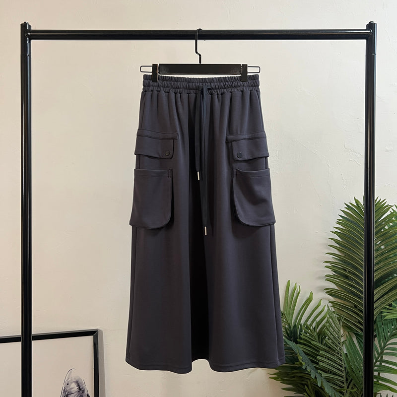 241223 - Two Pockets Skirt