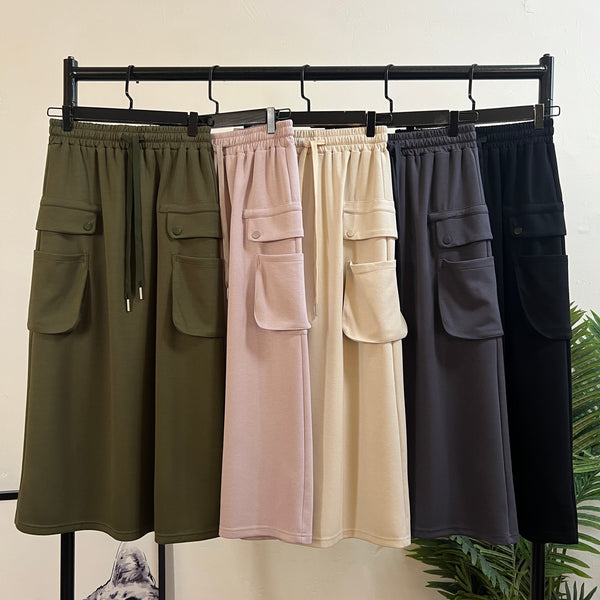 241223 - Two Pockets Skirt