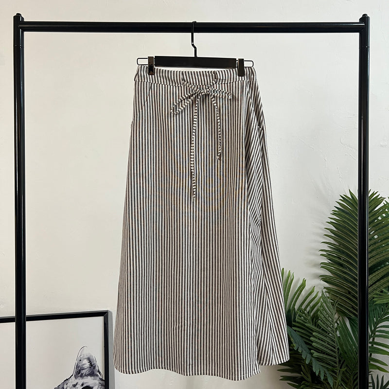 241246 - Straight Grain Skirt